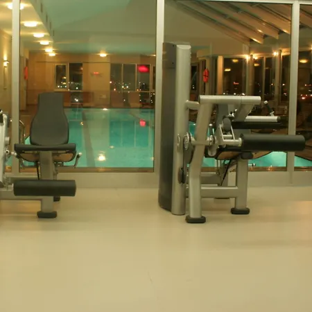 Hotel Wow Airport 4*