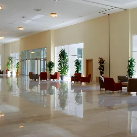 Hotel Wow Airport 4*