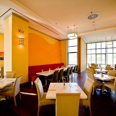 Hotell Wow Airport 4*