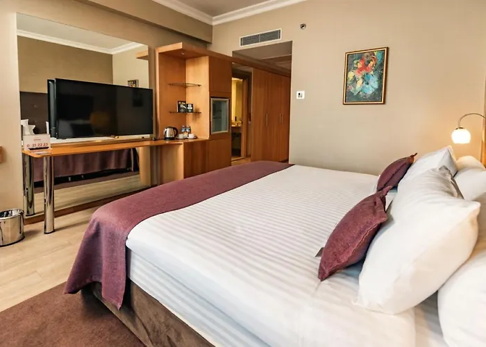 Wow Airport Отель 4*