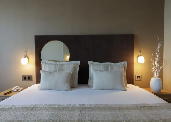 Отель Wow Airport