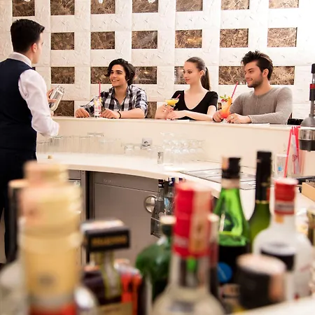 واو إيربورت 4*