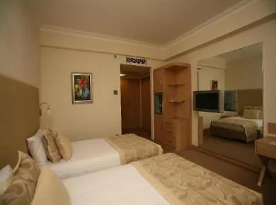 Hotel Wow Airport Hotel 4*