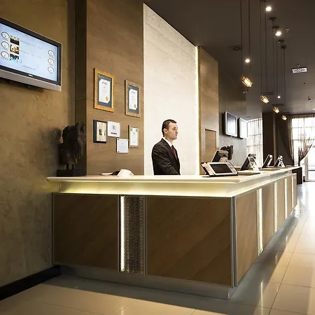 Hotel Wow Airport Hotel 4*