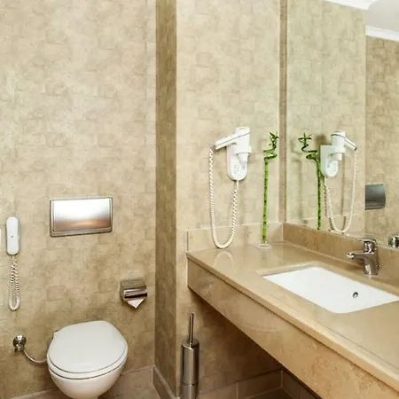 Szálloda Wow Airport 4*