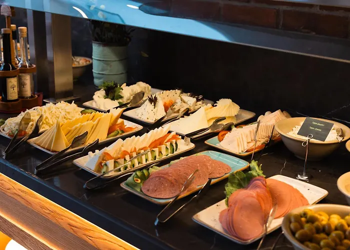 Wow Airport Hotell 4*