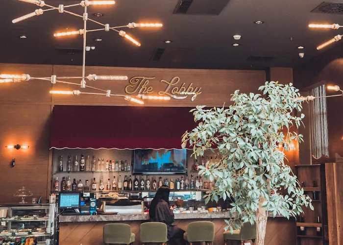 Wow Airport Hotell 4*