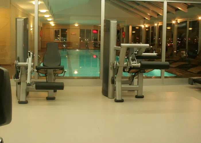 Hotell Wow Airport 4*