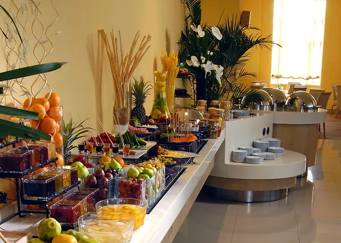 Wow Airport Hotell 4*