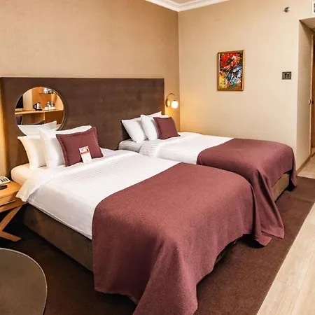 Wow Airport Hotel 4*