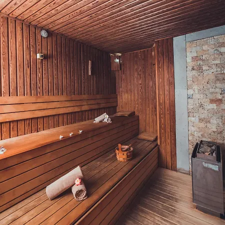 Hotel Wow Airport Hotel 4*