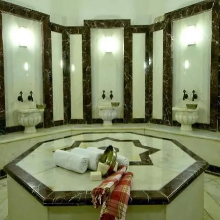 Hotel Wow Airport Hotel 4*